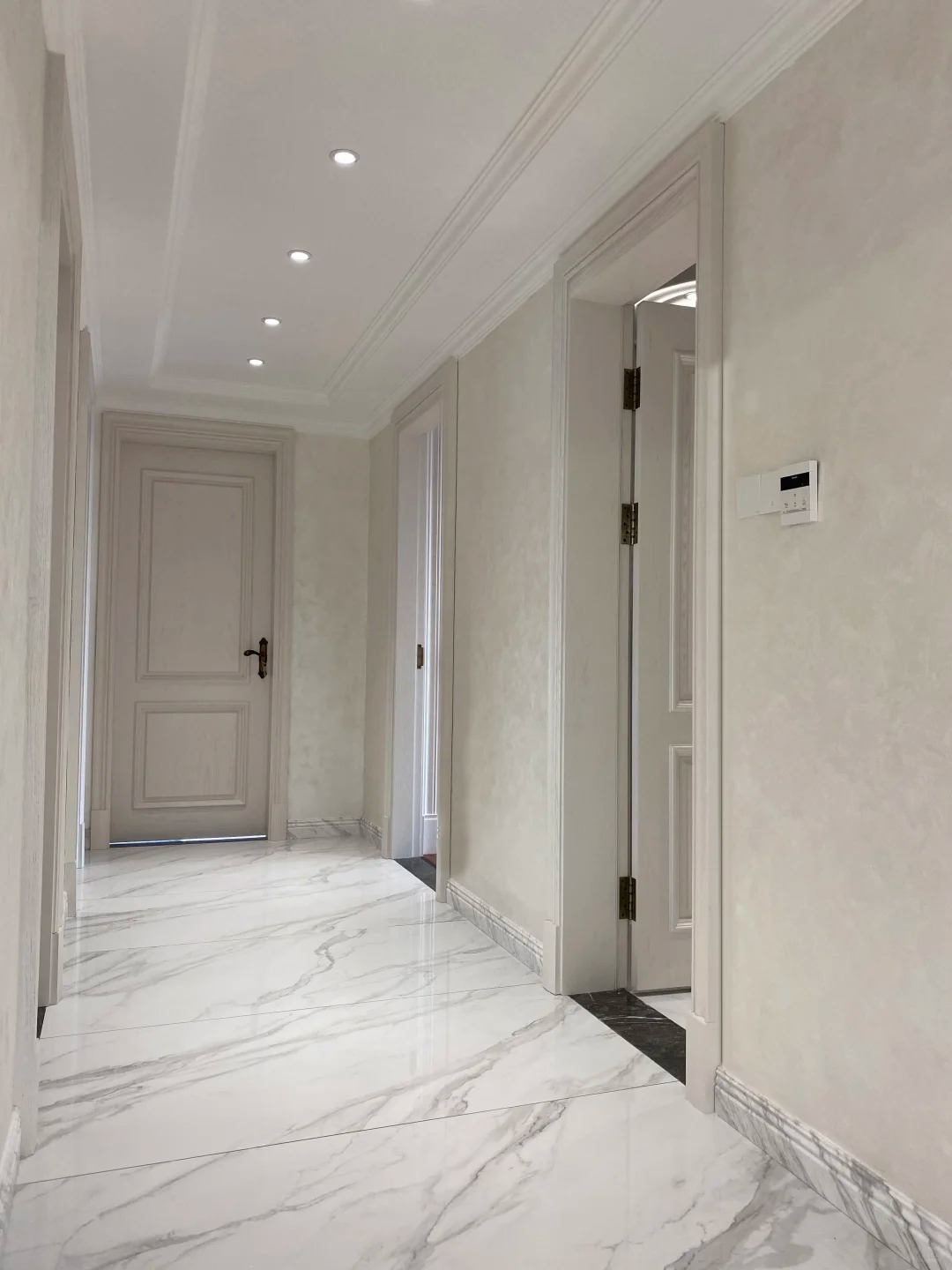 Interior corridor wall surface reference